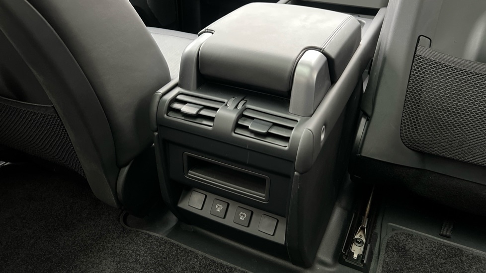 Used Land Rover Defender 2024 for sale - 76874939: Photo 18