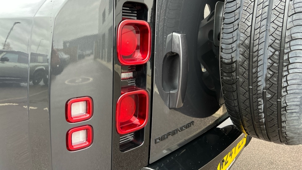 Used Land Rover Defender 2024 for sale - 76874939: Photo 19