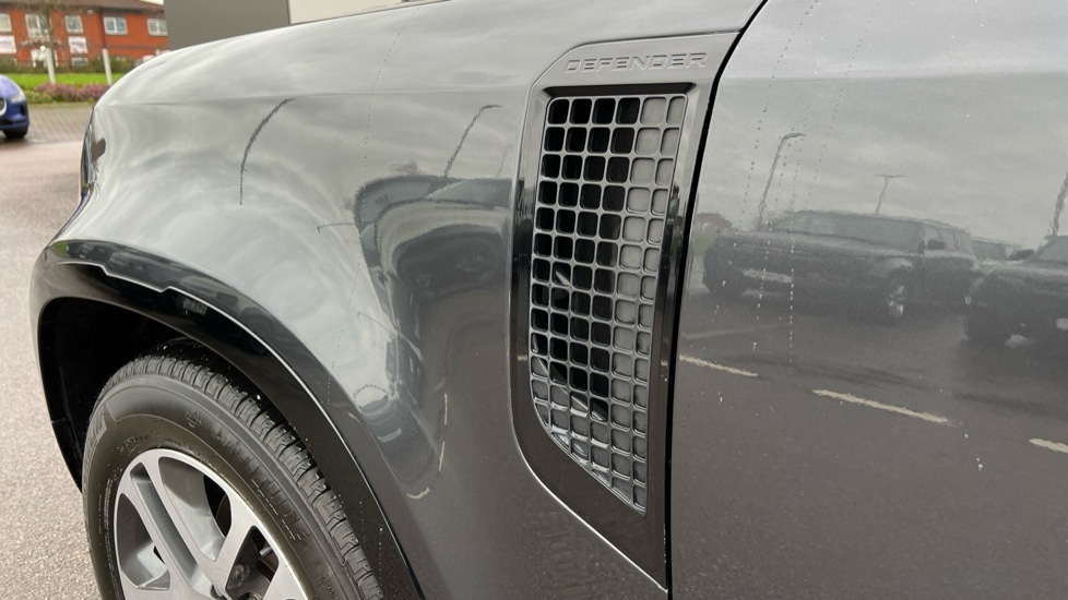 Used Land Rover Defender 2024 for sale - 76874939: Photo 20