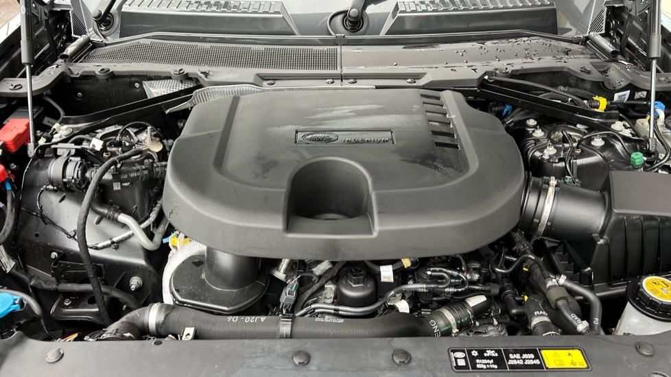 Used Land Rover Defender 2024 for sale - 76874939: Photo 30