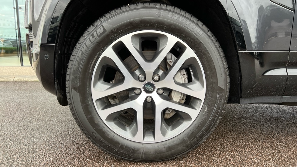 Used Land Rover Defender 2024 for sale - 76874939: Photo 32