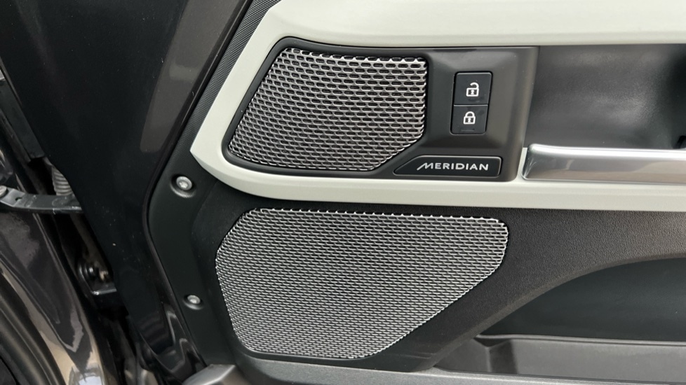 Used Land Rover Defender 2024 for sale - 76874939: Photo 36