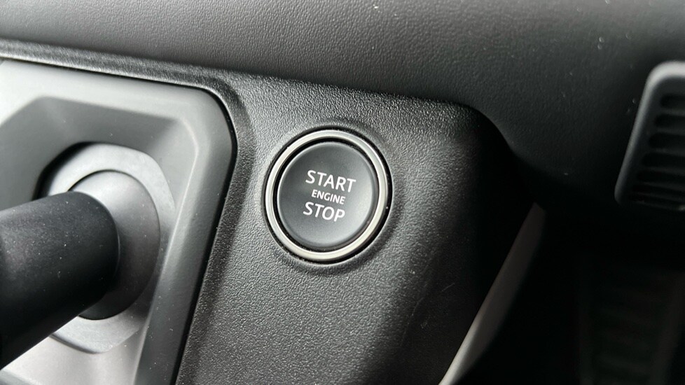 Used Land Rover Defender 2024 for sale - 76874939: Photo 41