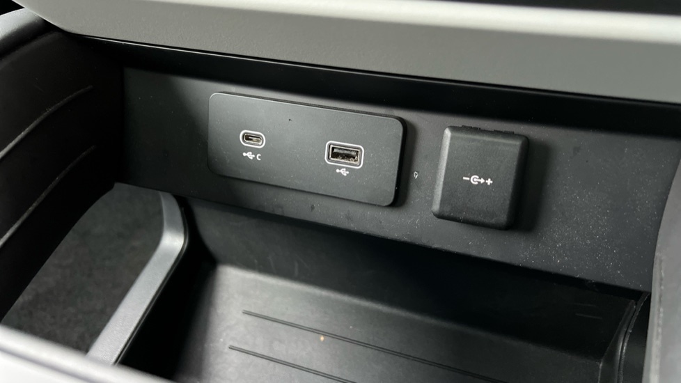 Used Land Rover Defender 2024 for sale - 76874939: Photo 47