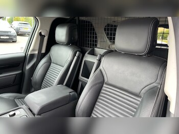 Used Land Rover Discovery 2023 for sale - 76528855: Photo