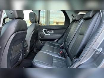 Used Land Rover Discovery Sport 2018 for sale - 76140099: Photo 4