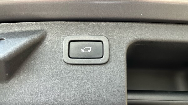 Used Land Rover Discovery Sport 2018 for sale - 76140099: Photo 56