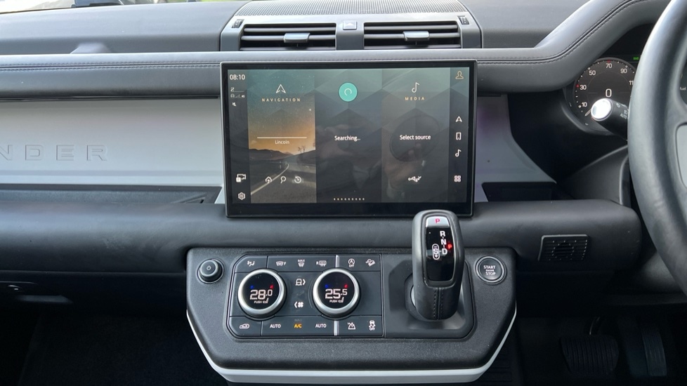 Used Land Rover Defender 2024 for sale - 76459112: Photo 14