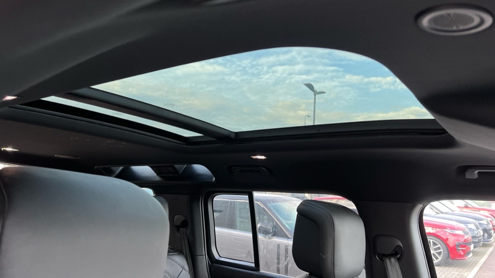 Used Land Rover Defender 2024 for sale - 76459112: Photo 21