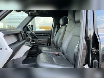 Used Land Rover Defender 2024 for sale - 76459112: Photo