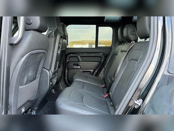 Used Land Rover Defender 2024 for sale - 76459112: Photo