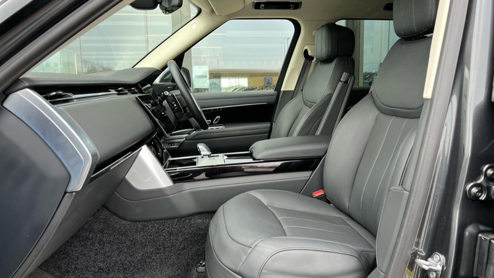 Used Land Rover Range Rover 2024 for sale - 76826619: Photo 3