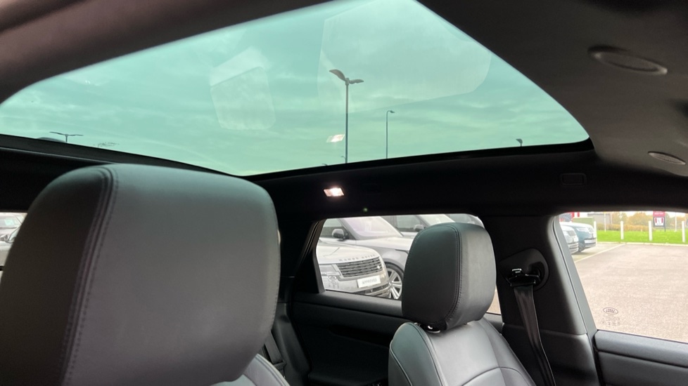 Used Land Rover Range Rover Evoque 2025 for sale - 76272825: Photo 21