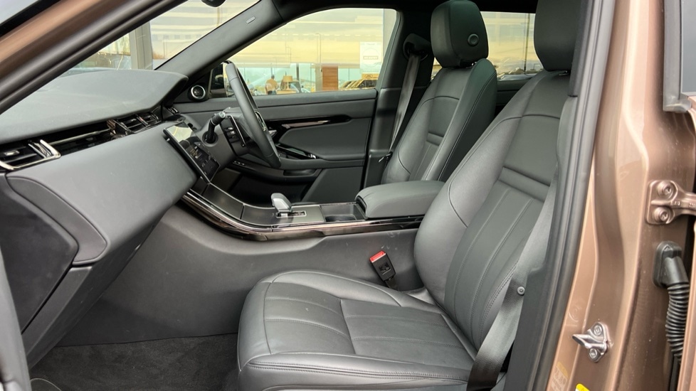 Used Land Rover Range Rover Evoque 2025 for sale - 76272825: Photo 3