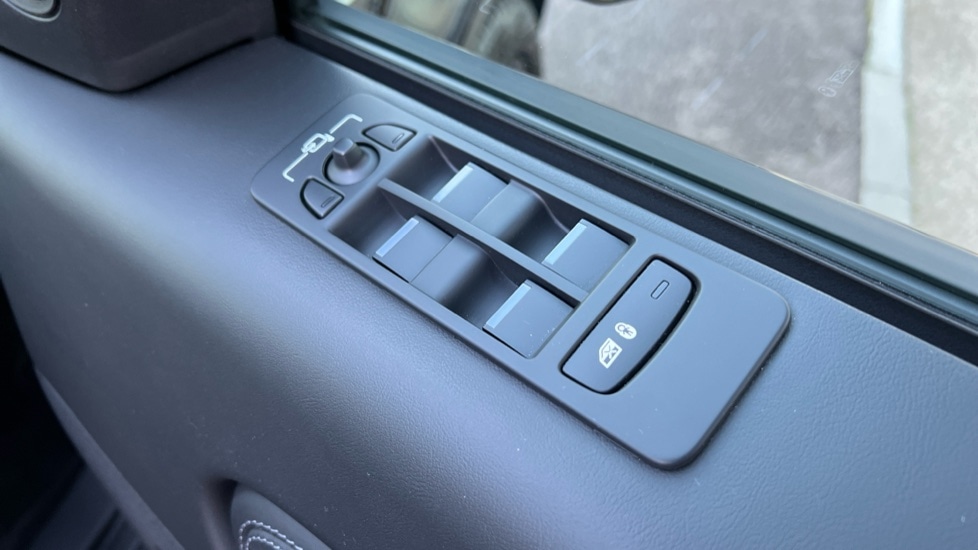 Used Land Rover Discovery Sport 2023 for sale - 76873702: Photo 35