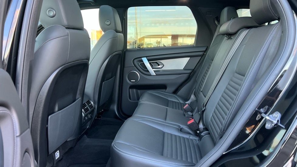 Used Land Rover Discovery Sport 2023 for sale - 76873702: Photo 4