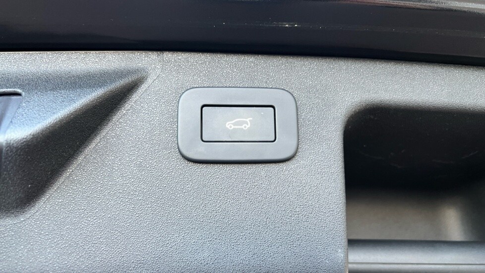 Used Land Rover Discovery Sport 2023 for sale - 76873702: Photo 58