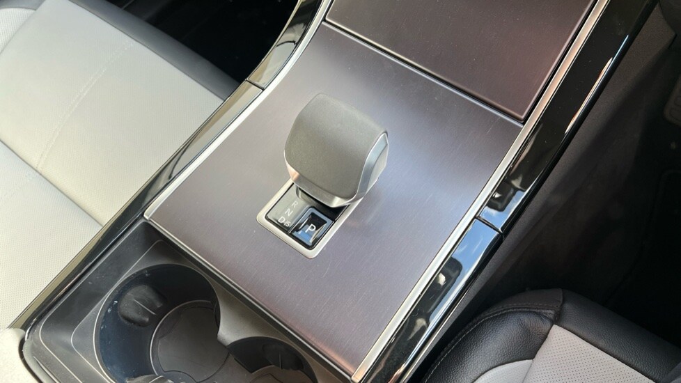 Used Land Rover Range Rover Velar 2025 for sale - 76161254: Photo 13