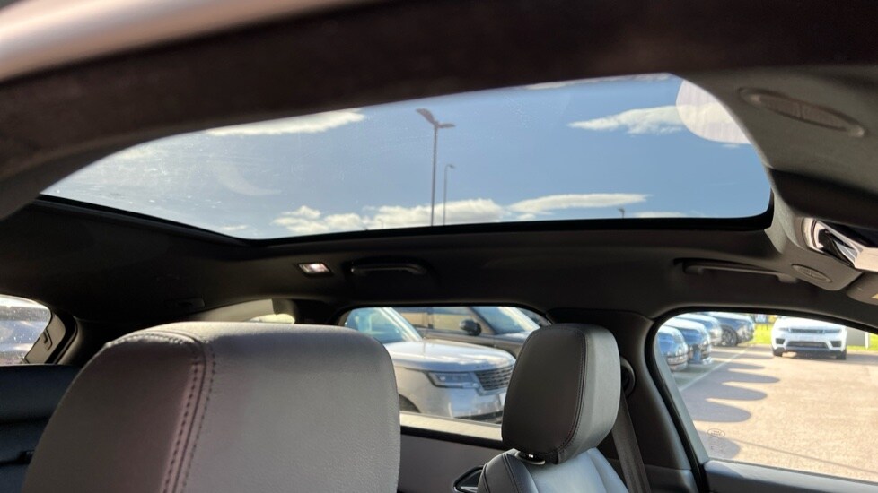 Used Land Rover Range Rover Velar 2025 for sale - 76161254: Photo 21