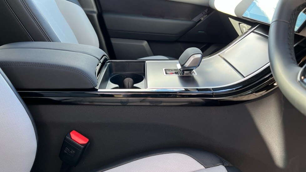 Used Land Rover Range Rover Velar 2025 for sale - 76161254: Photo 22