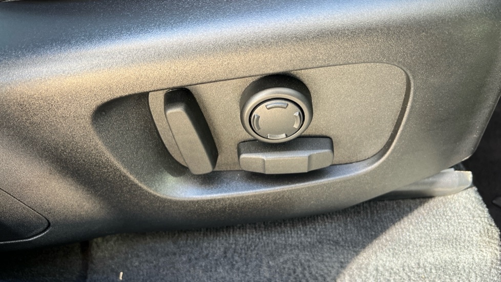 Used Land Rover Range Rover Velar 2025 for sale - 76161254: Photo 23