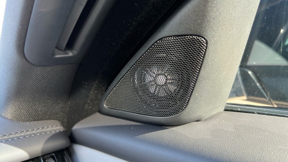 Used Land Rover Range Rover Velar 2025 for sale - 76161254: Photo 36