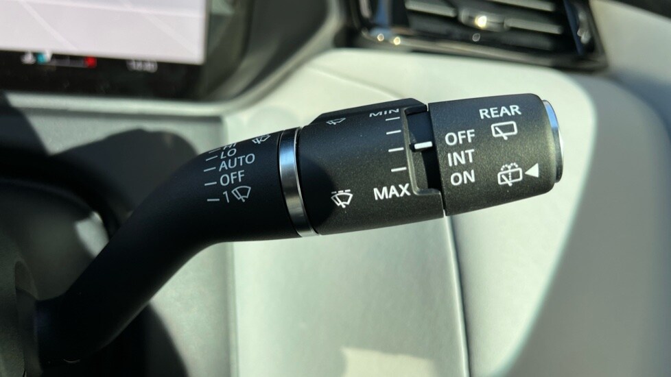 Used Land Rover Range Rover Velar 2025 for sale - 76161254: Photo 39