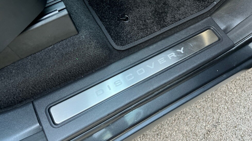 Used Land Rover Discovery 2024 for sale - 76018128: Photo 24
