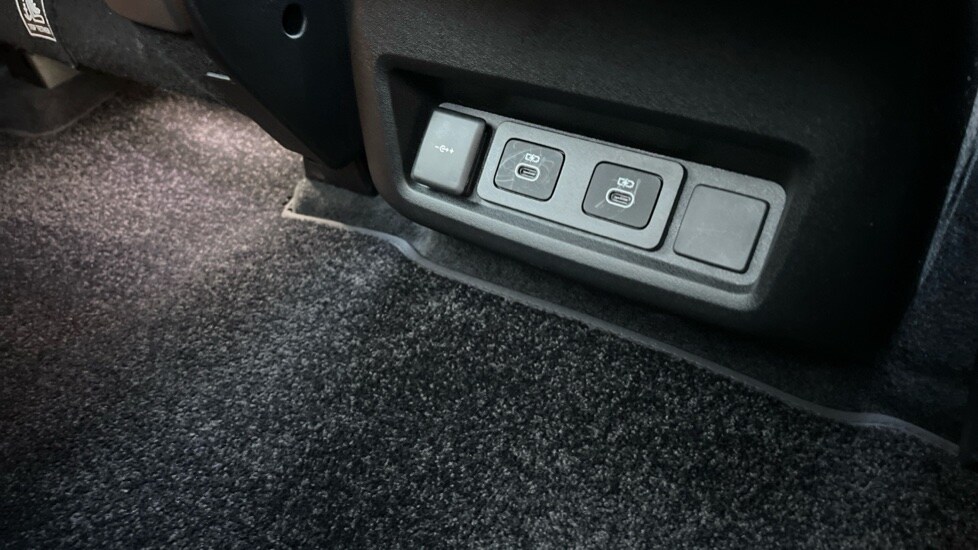 Used Land Rover Discovery 2024 for sale - 76018128: Photo 52