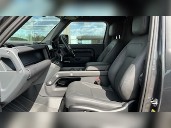 Used Land Rover Defender 2024 for sale - 75484296: Photo