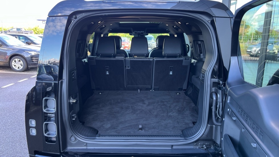 Used Land Rover Defender 2023 for sale - 76868274: Photo 10