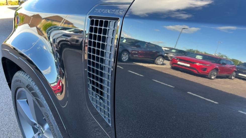 Used Land Rover Defender 2023 for sale - 76868274: Photo 20