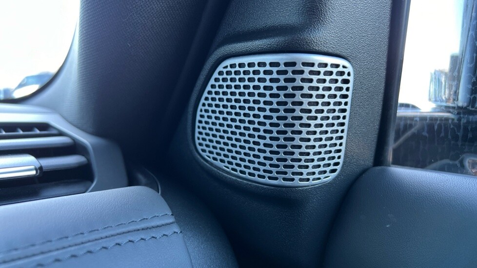 Used Land Rover Defender 2023 for sale - 76868274: Photo 35