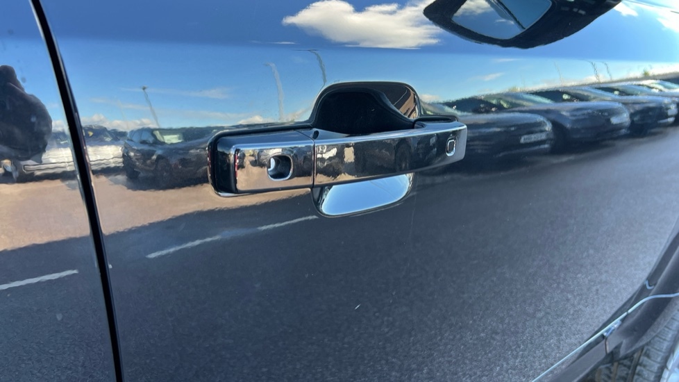 Used Land Rover Defender 2023 for sale - 76868274: Photo 55