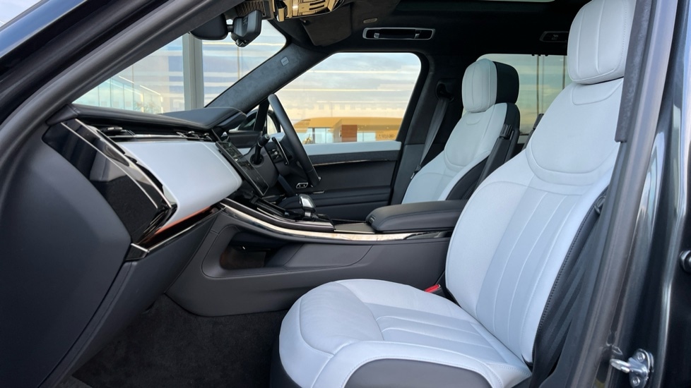 Used Land Rover Range Rover Sport 2025 for sale - 76921760: Photo 3