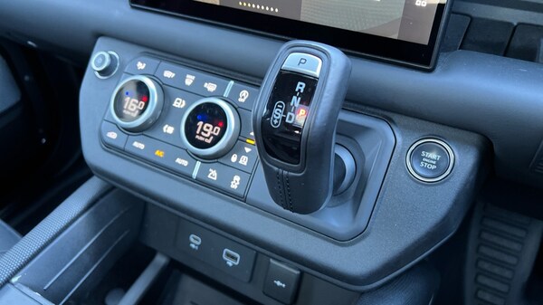 Used Land Rover Defender 2023 for sale - 75484284: Photo 13
