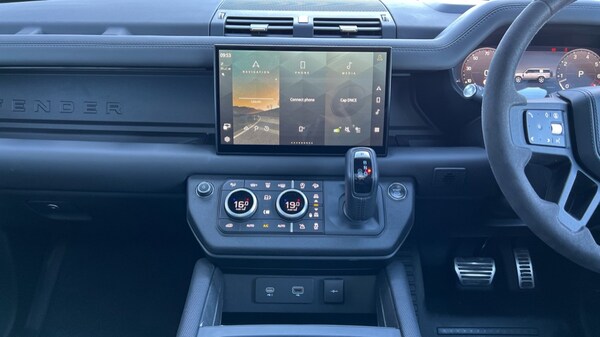 Used Land Rover Defender 2023 for sale - 75484284: Photo 29