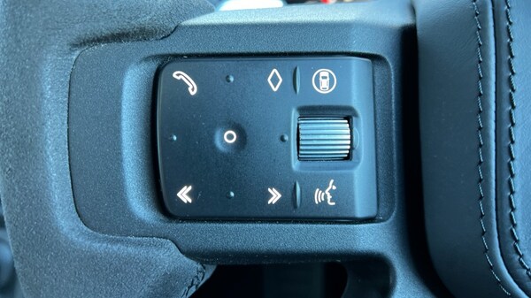 Used Land Rover Defender 2023 for sale - 75484284: Photo 36