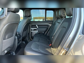 Used Land Rover Defender 2024 for sale - 76914952: Photo