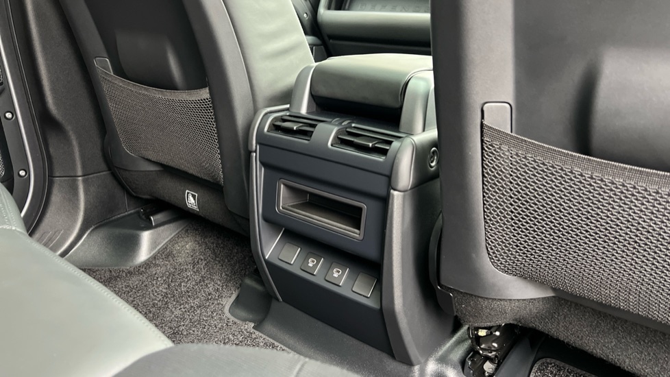 Used Land Rover Defender 2024 for sale - 76954214: Photo 18