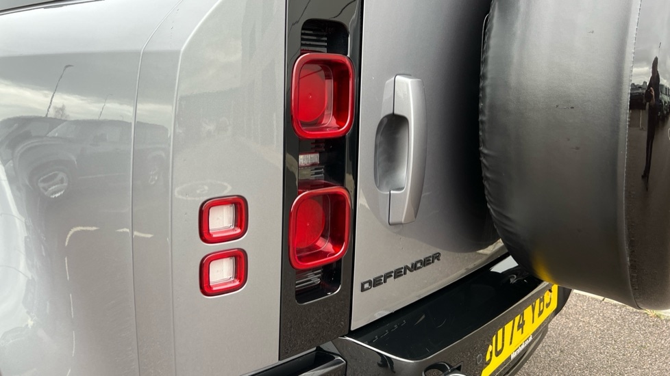 Used Land Rover Defender 2024 for sale - 76954214: Photo 19