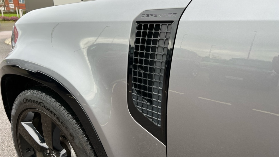 Used Land Rover Defender 2024 for sale - 76954214: Photo 20