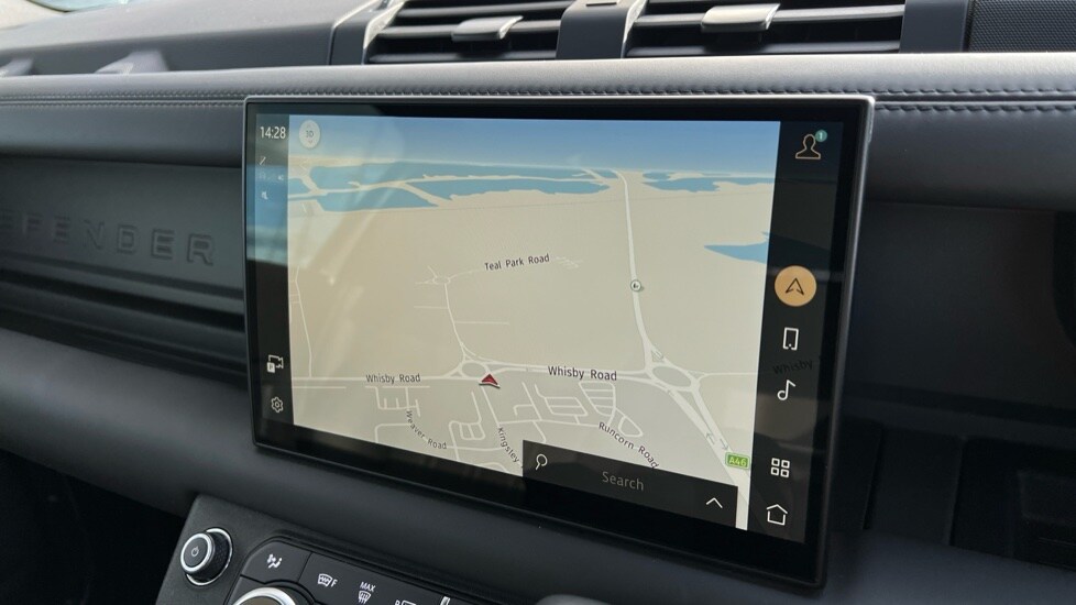 Used Land Rover Defender 2024 for sale - 76868670: Photo 11