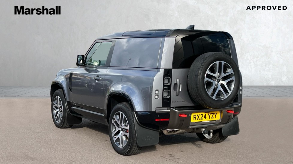 Used Land Rover Defender 2024 for sale - 76868670: Photo 2