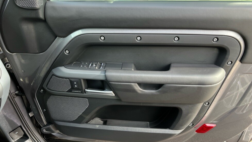 Used Land Rover Defender 2024 for sale - 76868670: Photo 24