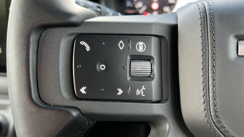 Used Land Rover Defender 2024 for sale - 76868670: Photo 35