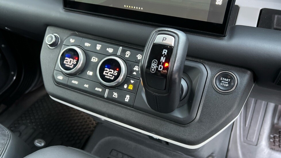 Used Land Rover Defender 2022 for sale - 76874528: Photo 13