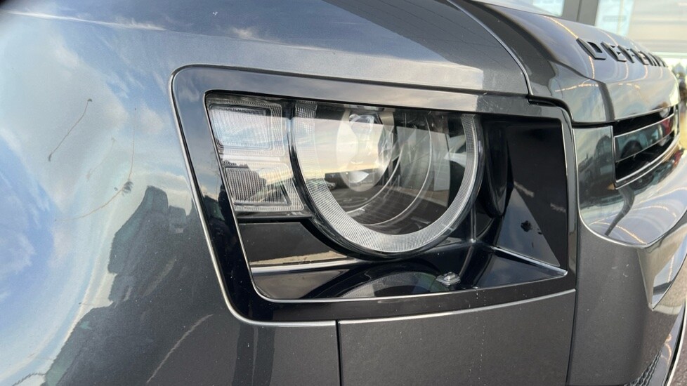 Used Land Rover Defender 2022 for sale - 76874528: Photo 17