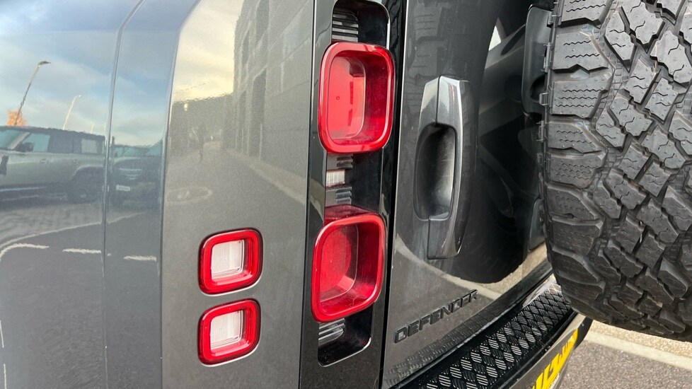 Used Land Rover Defender 2022 for sale - 76874528: Photo 19