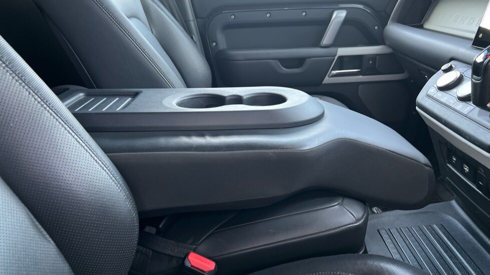 Used Land Rover Defender 2022 for sale - 76874528: Photo 21